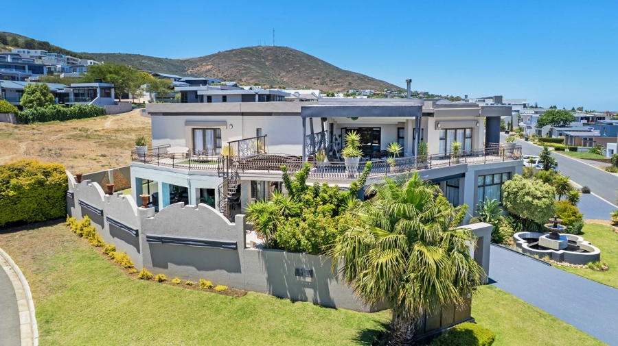 8 Bedroom Property for Sale in Baronetcy Estate Western Cape